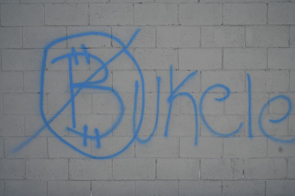 Nayib Bukele inicia la era bitcoin en El Salvador con algunos contratiempos