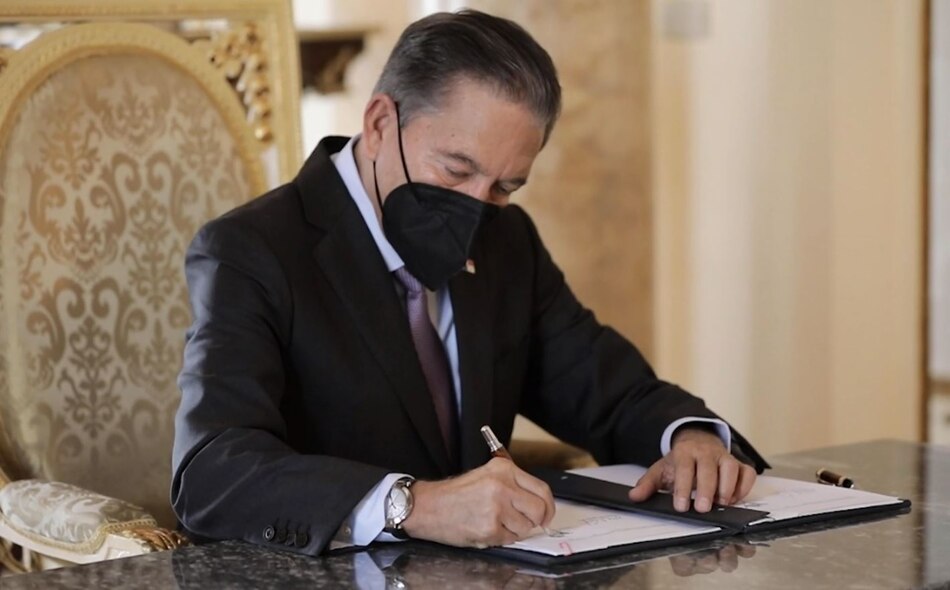 Cortizo sanciona ley que promoverá la recuperación y sostenibilidad de empresas