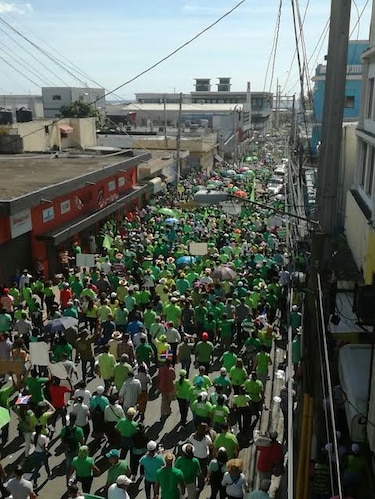 Miles de dominicanos salen a la calle para pedir justicia en el caso Odebrecht
