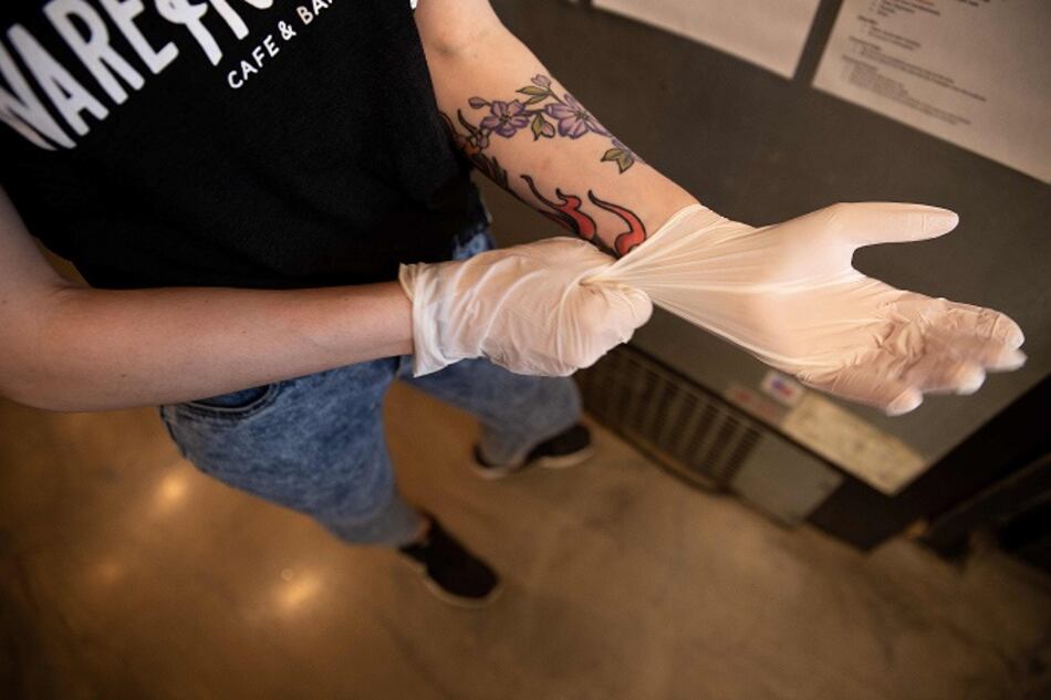 Los plásticos habían caído en desgracia hasta que llegó la pandemia