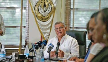 Alfredo Martiz y la junta directiva de la Caja de Seguro Social se comunican mediante cartas