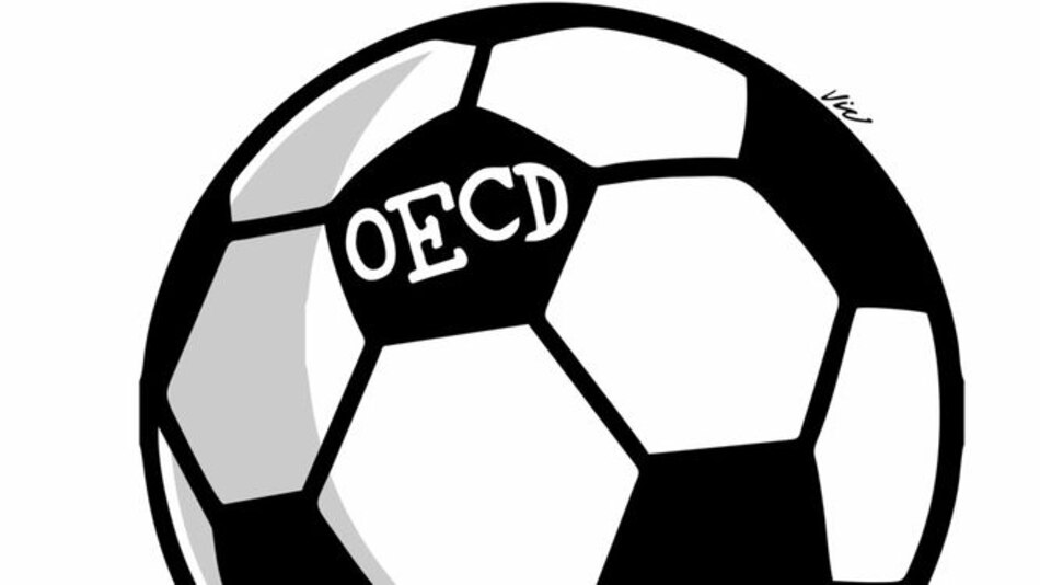 La FIFA y la OECD, dos amañados ‘fair plays’: Roberto Brenes P.