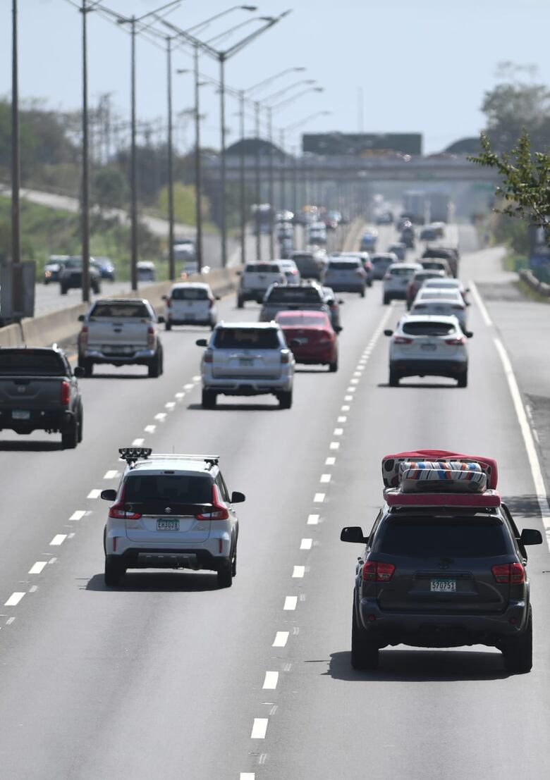 40 mil vehículos se han desplazado hacia las provincias este viernes de Carnaval