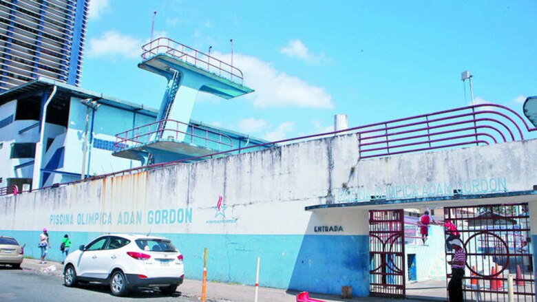 La agonía de la Adán Gordón