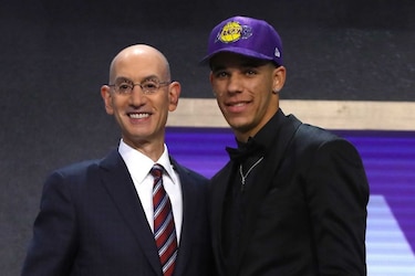 76ers toman a Fultz y Lakers se van con Ball en 'draft' de la NBA
