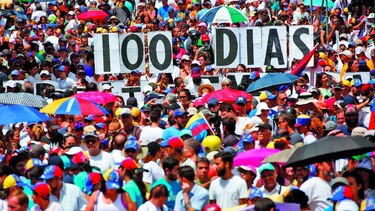 Cien días de protestas, muertos y expectativa