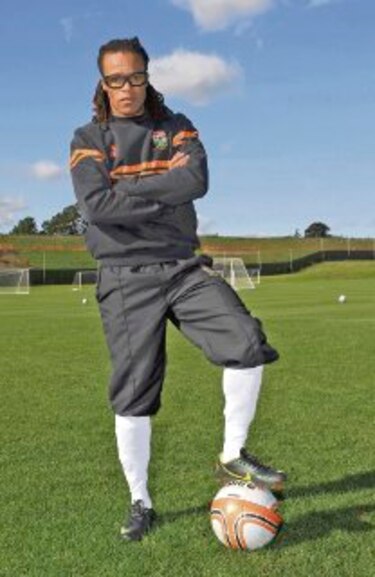 Edgar Davids anuncia su retiro tras recibir su tercera tarjeta roja