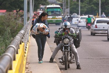 Video: Así vive la frontera de Colombia con Venezuela las tensiones por la crisis con Estados Unidos 