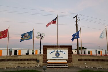 Familiares de venezolanos enviados a Guantánamo demandan al Gobierno Trump