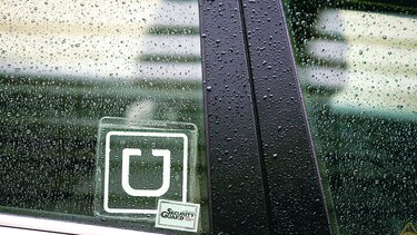 Juez ordena a Uber a suspender su servicio de pasajeros en Colombia