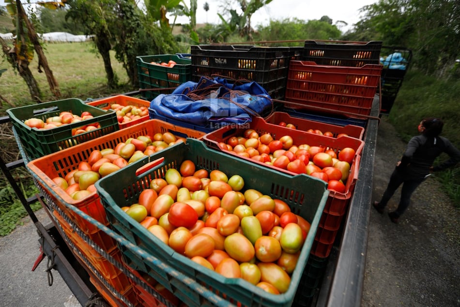 Ministro Valderrama dice que no se justifica alza de precios en productos