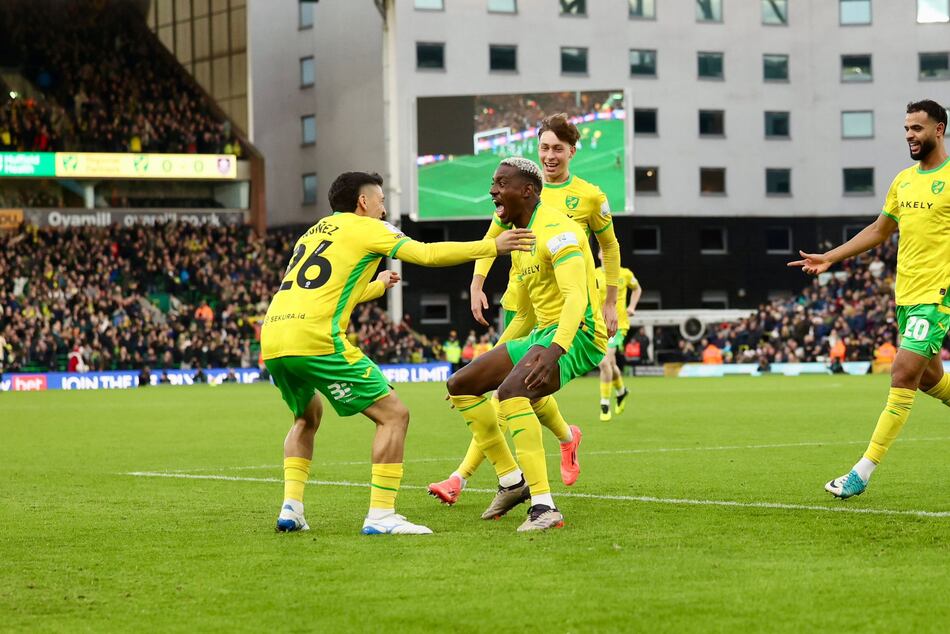 El panameño José Córdoba anota su primer gol en el Championship inglés