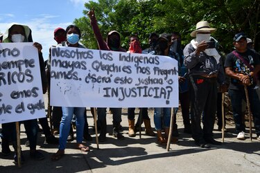 Policía disuelve protesta de indígenas opuestos a minera suiza en Guatemala