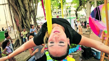 Paseo artístico en la Peatonal