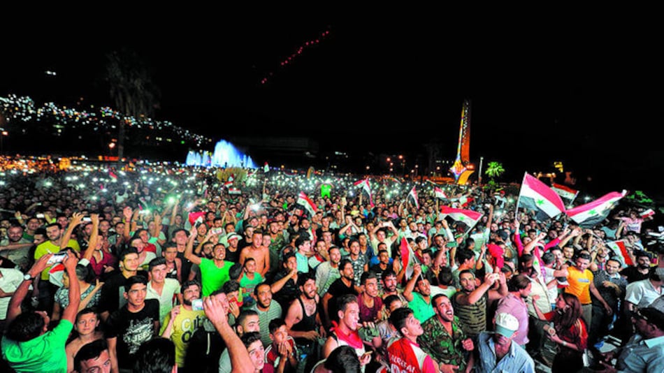 Un balón en medio de la guerra