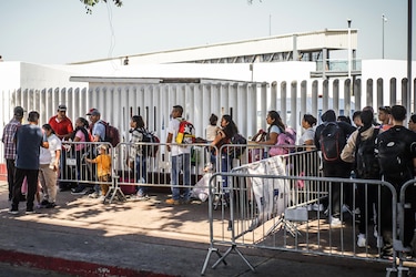 Donald Trump firma ley contra migrantes con delitos menores, la primera desde su vuelta al poder