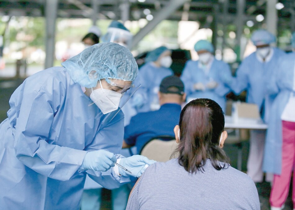 Panavac-19 analiza estrategias para lograr vacunar a rezagados