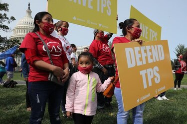 ‘Estados Unidos está lleno’: cómo Trump está limitando las vías de migración legal