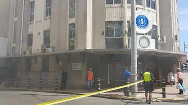Dos explosiones de cables subterráneos en calle 17 de Santa Ana