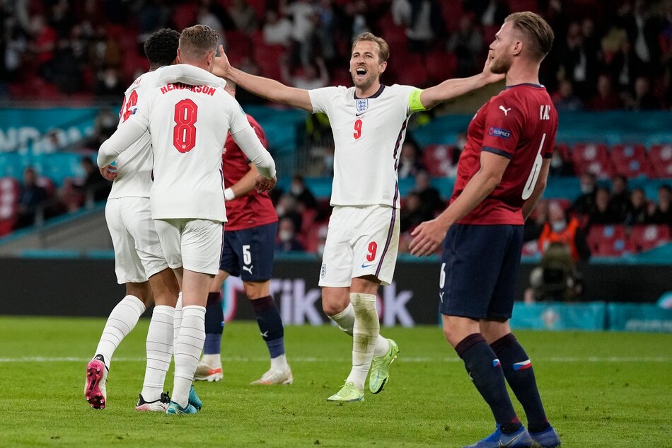 Inglaterra cumple con lo justo y pasa de líder en su grupo en la Eurocopa; Croacia también clasifica a octavos de final