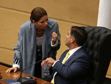 Proponen despidos y multas por lanzar piropos