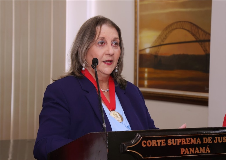 Medallas al cierre de un ciclo: la Corte Suprema de Justicia condecora a Russo y Cedalise antes de su salida