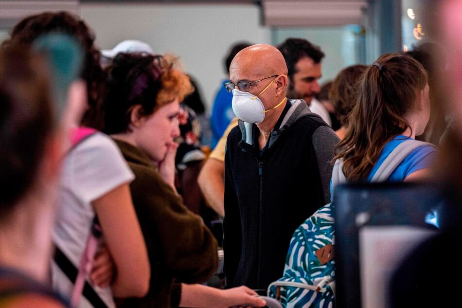 Puerto Rico ordena toque de queda nocturno por coronavirus