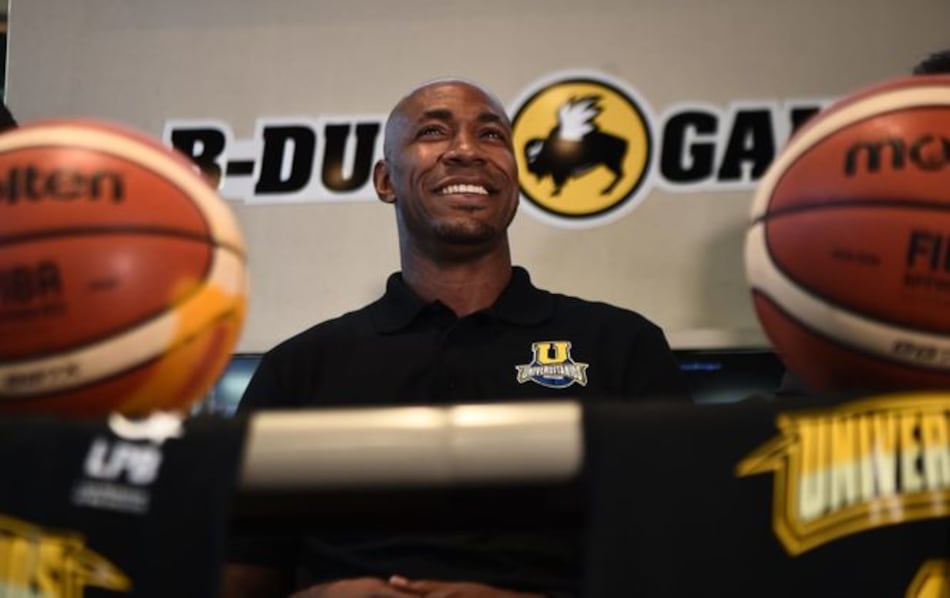 Michael Hicks se suma a los Universitarios de Panamá