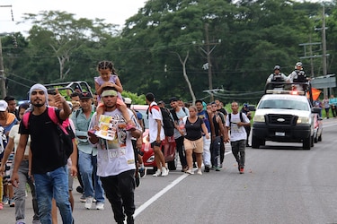 Sale la primera caravana de venezolanos migrantes desde el sur de México hacia Estados Unidos