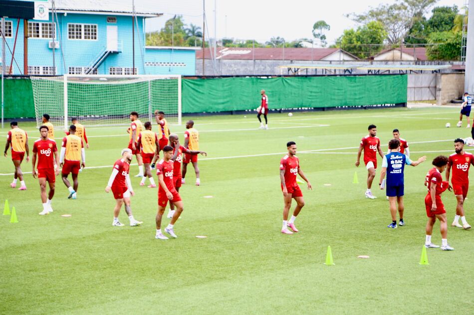 Experiencia y juventud en el once titular de Panamá para su debut ante Surinam en la eliminatoria para el Mundial