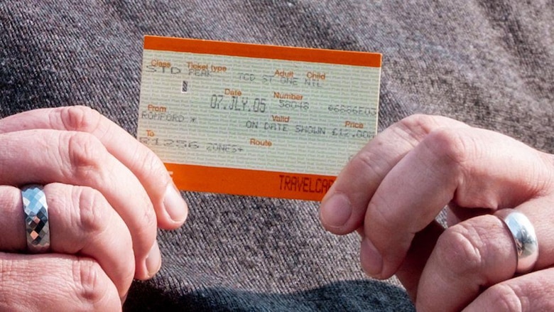 ‘Miré a los ojos del hombre que se inmoló en el metro delante de mí y ahora lo veo en todas partes’: a 20 años de los atentados de Londres que dejaron 52 muertos