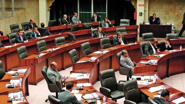 Piden fortalecer ley de contrataciones públicas