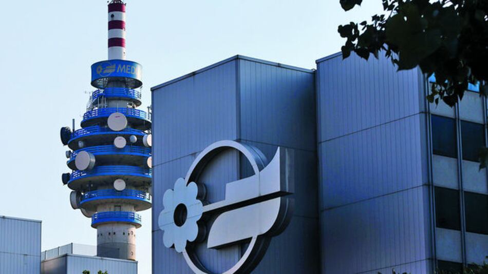 Berlusconi, en medio de ventas