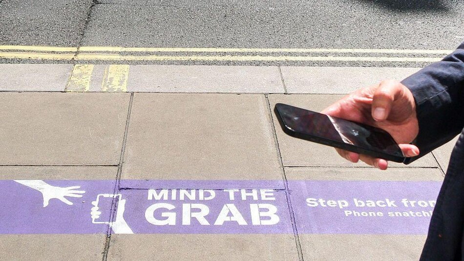 Un iPhone condujo a la policía hasta una banda sospechosa de enviar a China 40.000 teléfonos robados en Reino Unido