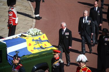 La reina Isabel II despidió a su esposo en una sobria ceremonia