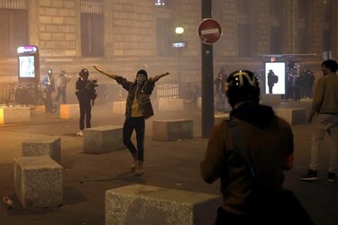 ‘La revuelta no puede imponerse a los representantes del pueblo’: Emmanuel Macron