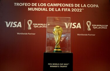 El trofeo de la Copa Mundial de la FIFA se exhibe en Panamá