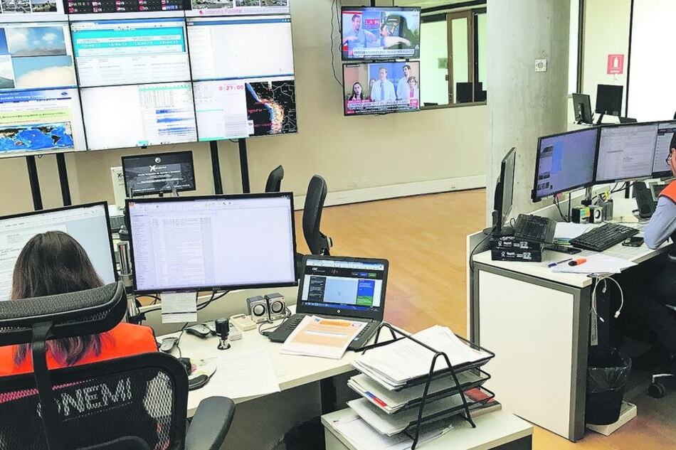 Chile investiga falsa alarma de tsunami tras sismos