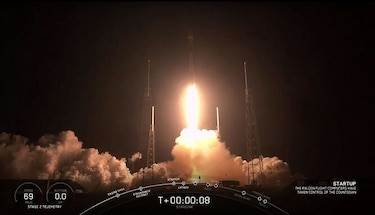Space X lanza los primeros satélites para su red de internet