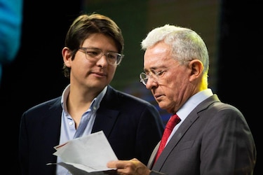 Disparan en un mitin político al precandidato presidencial de Colombia Miguel Uribe, quien permanece en cuidados intensivos