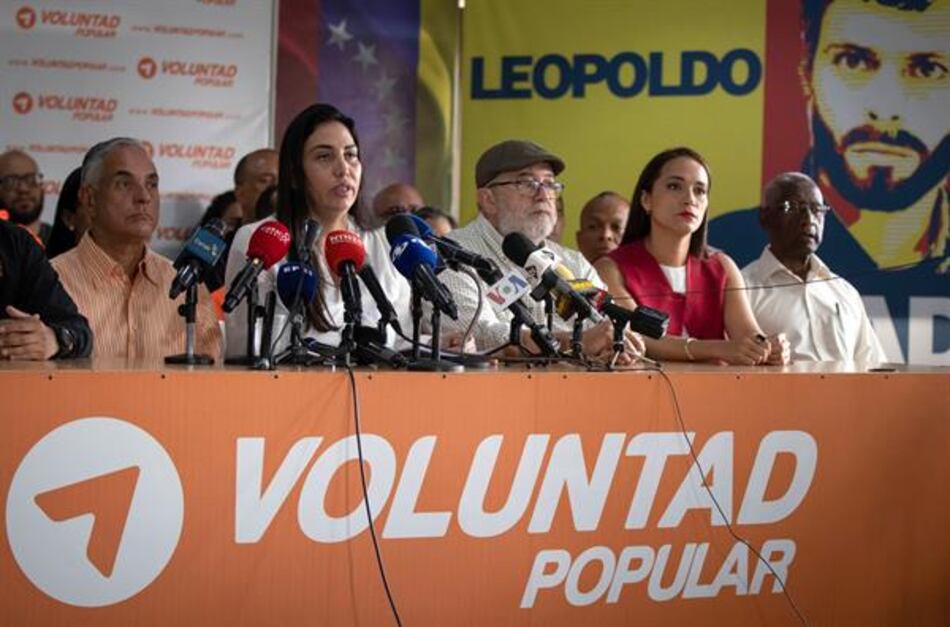 La salida de Juan Guaidó de Colombia causa controversia en tres países