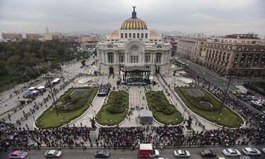 Despiden a Juan Gabriel con 'Amor eterno' en el Bellas Artes