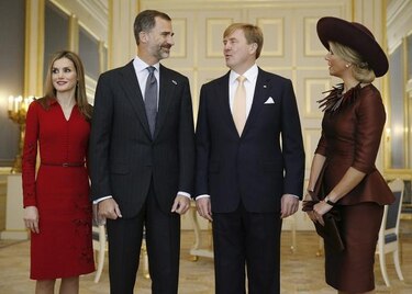 Guillermo y Máxima ofrecen una amistosa bienvenida a los reyes de España