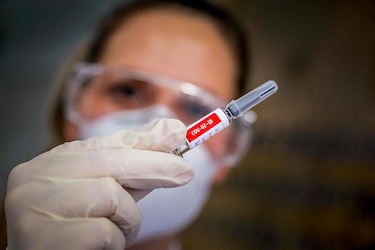 Farmacéutica china Sinovac inicia en Sudáfrica ensayo en niños de su vacuna anticovid
