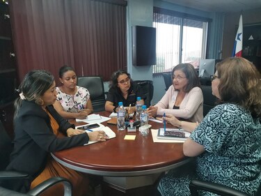 Tras protestas, pacientes de enfermedades crónicos y la CSS instalan mesa de trabajo