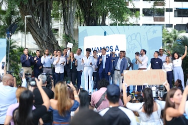 Voces independientes buscan llenar el vacío de los partidos tradicionales