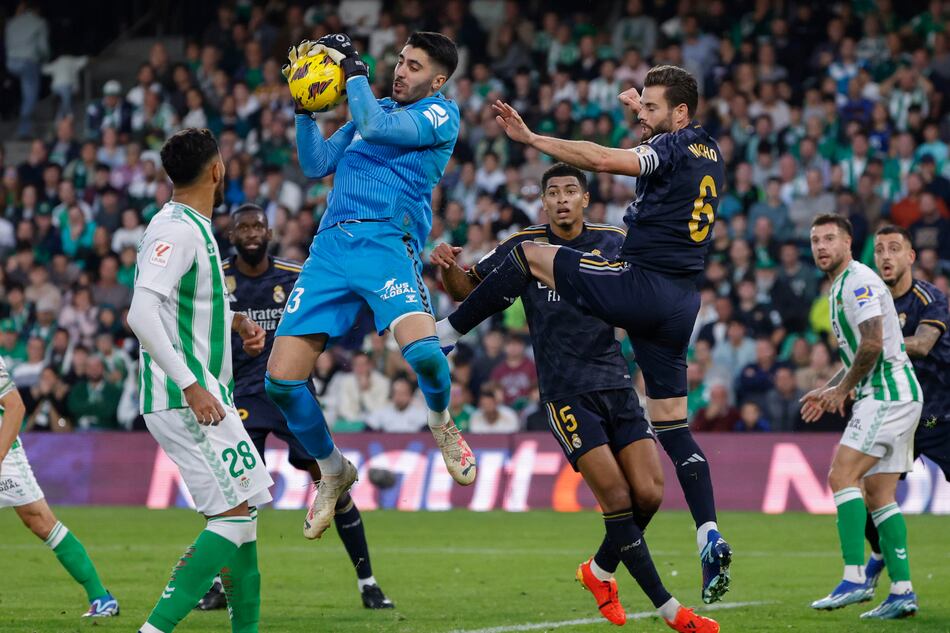 El Real Madrid empata con el Betis y pone en peligro el su liderato