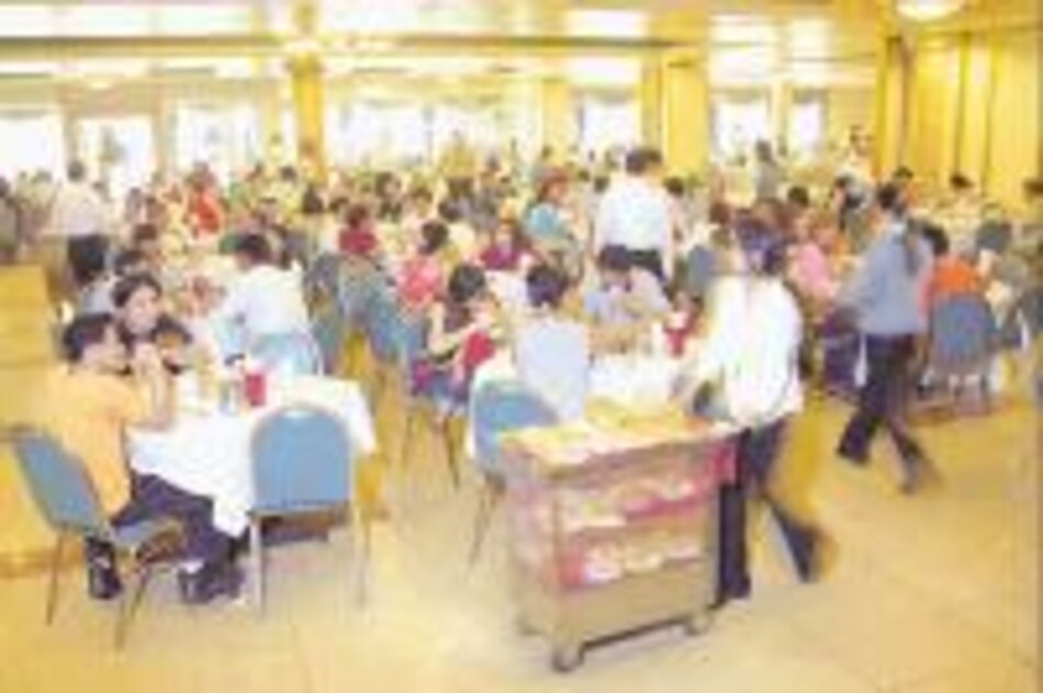 Buen comer Desayuno dominical en el Palacio Dorado