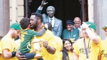 Kolisi, un regreso a los orígenes con la Copa del Mundo como regalo