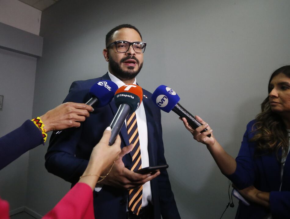 Esta fue la reacción del diputado Jairo Salazar tras agredir a su colega Betserai Richards